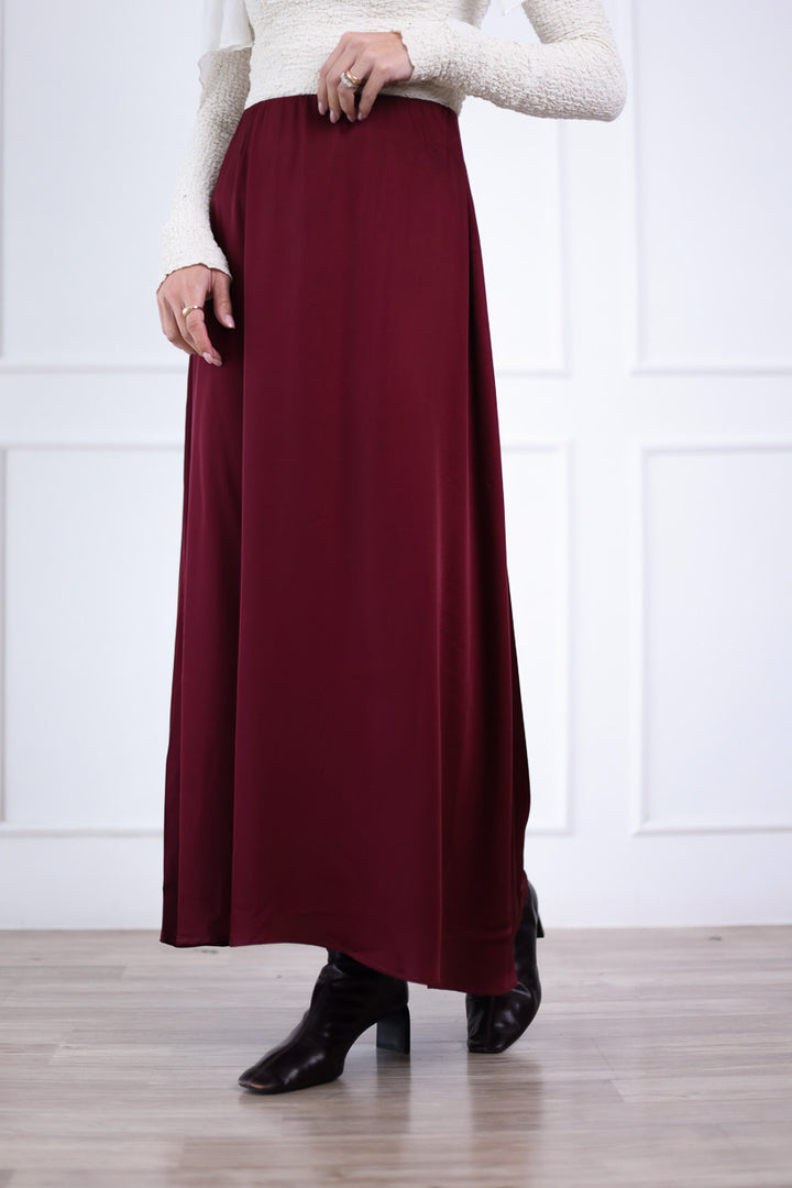 Glow Satin Skirt in burgundy