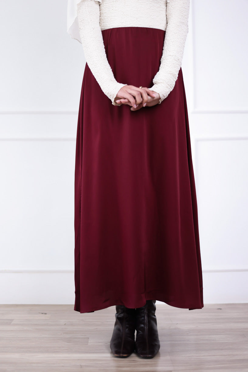 Glow Satin Skirt in burgundy