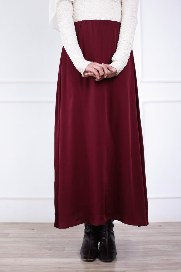 Glow Satin Skirt in burgundy