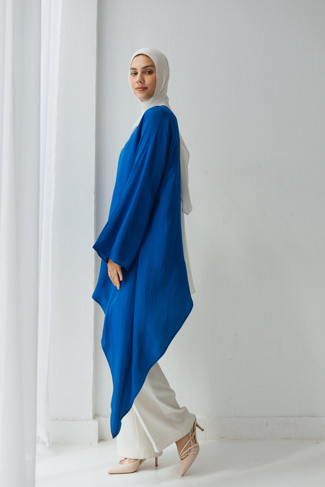 Reya asymmetrical Top In Blue