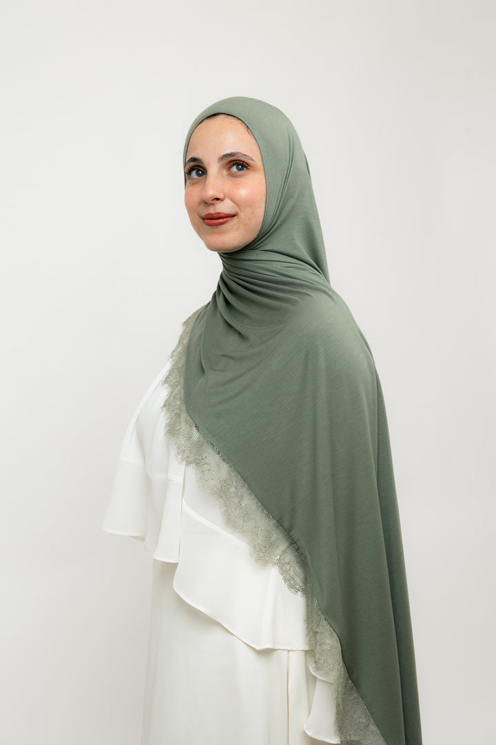 Lace Jersey Set in Pistachio