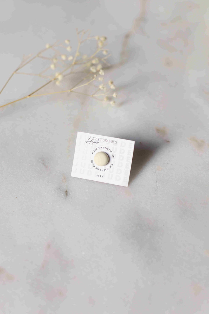 Cream pin-on magnet