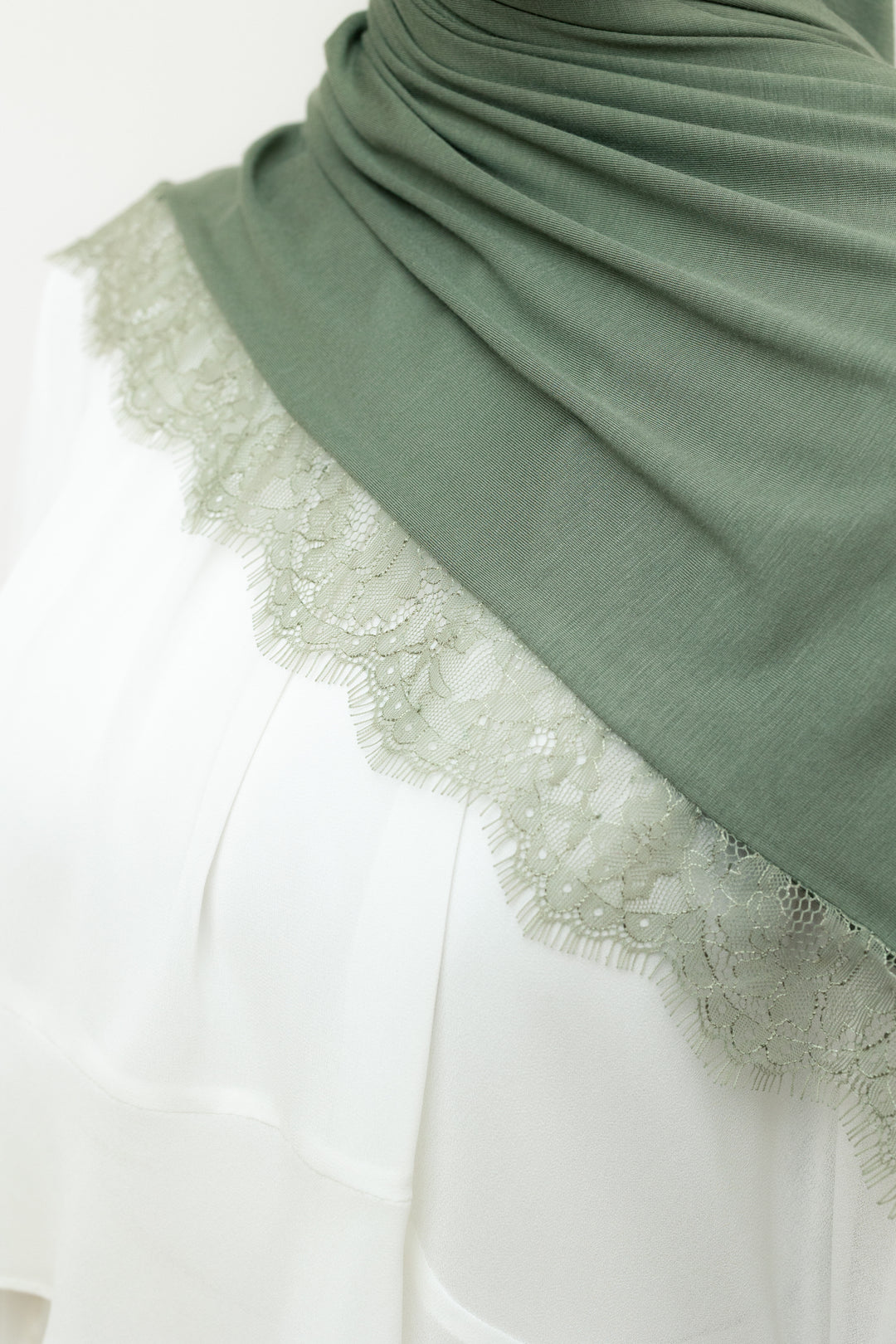 Lace Jersey Set in Pistachio