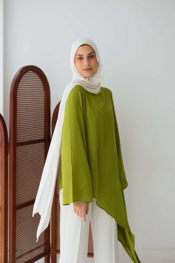Reya asymmetrical Top In Lime