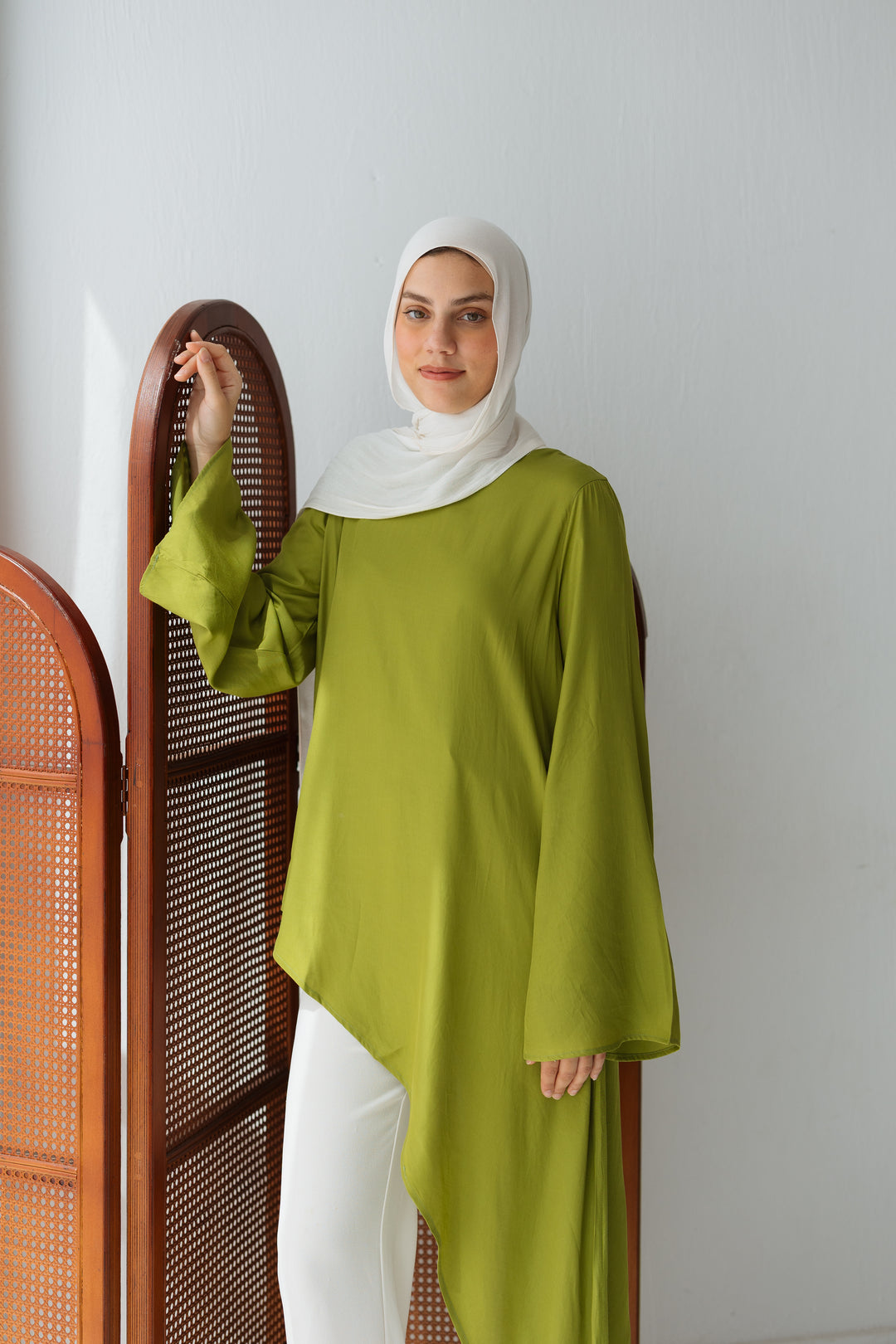 Reya asymmetrical Top In Lime