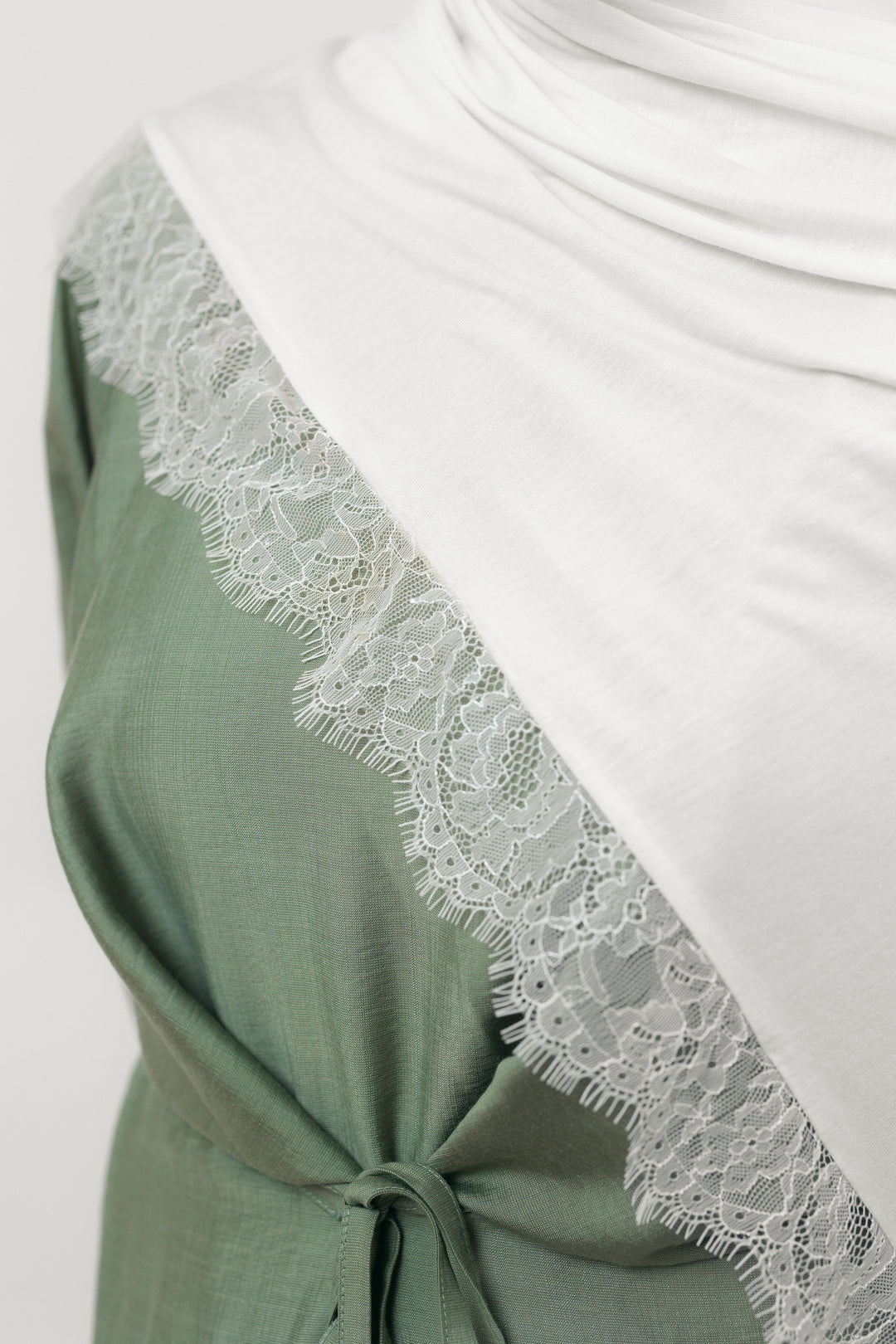 Lace Jersey Set in Off White