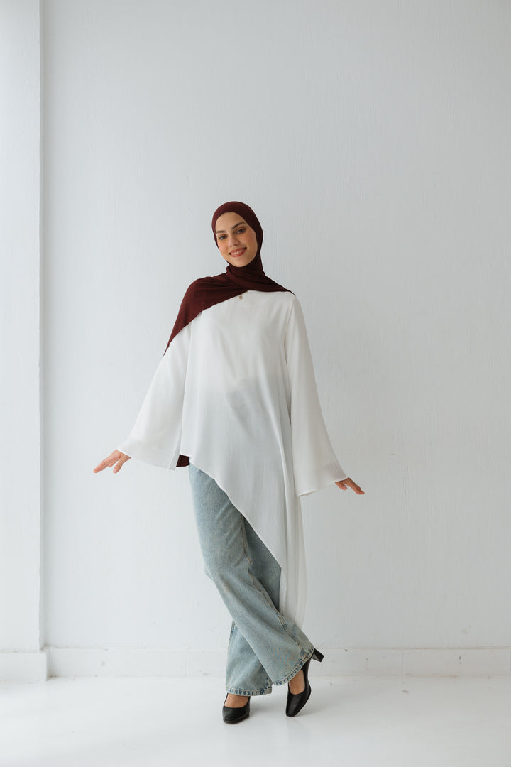Reya asymmetrical Top In White