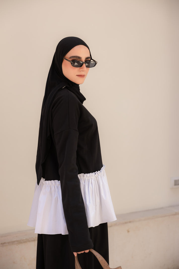 Ruffle Sweatshirt in Black