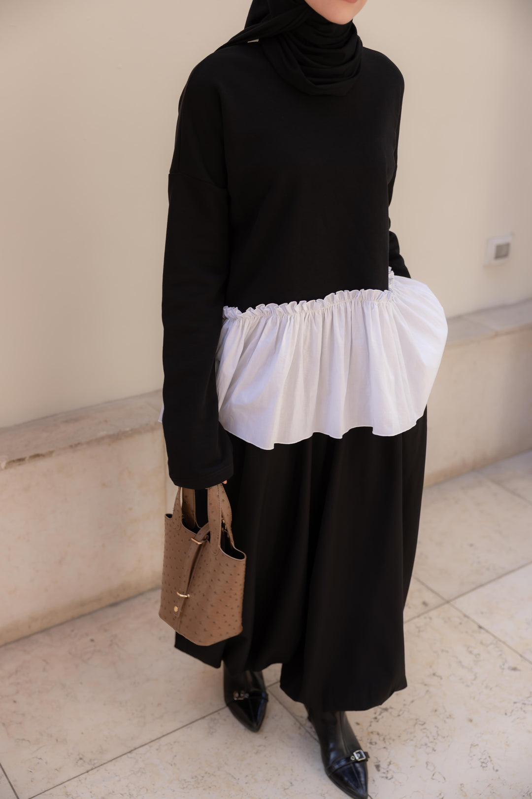 Ruffle Sweatshirt in Black