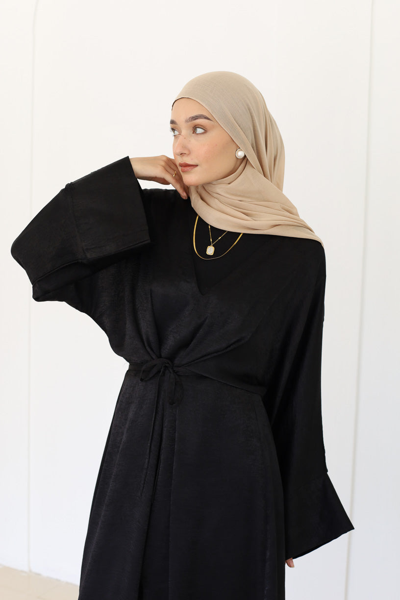 Nadra dress in Black