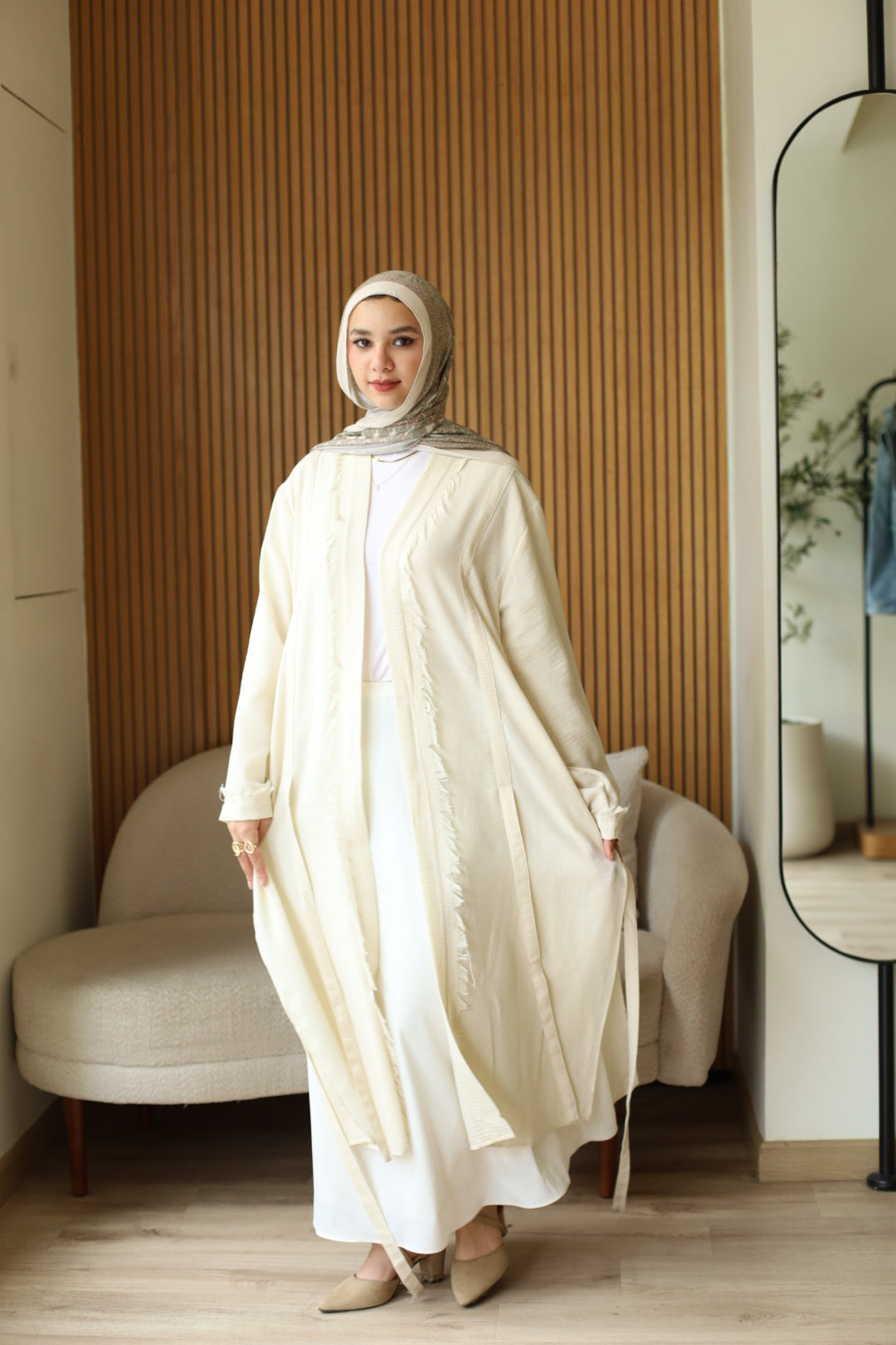 Noura Fringe kimono In Creme