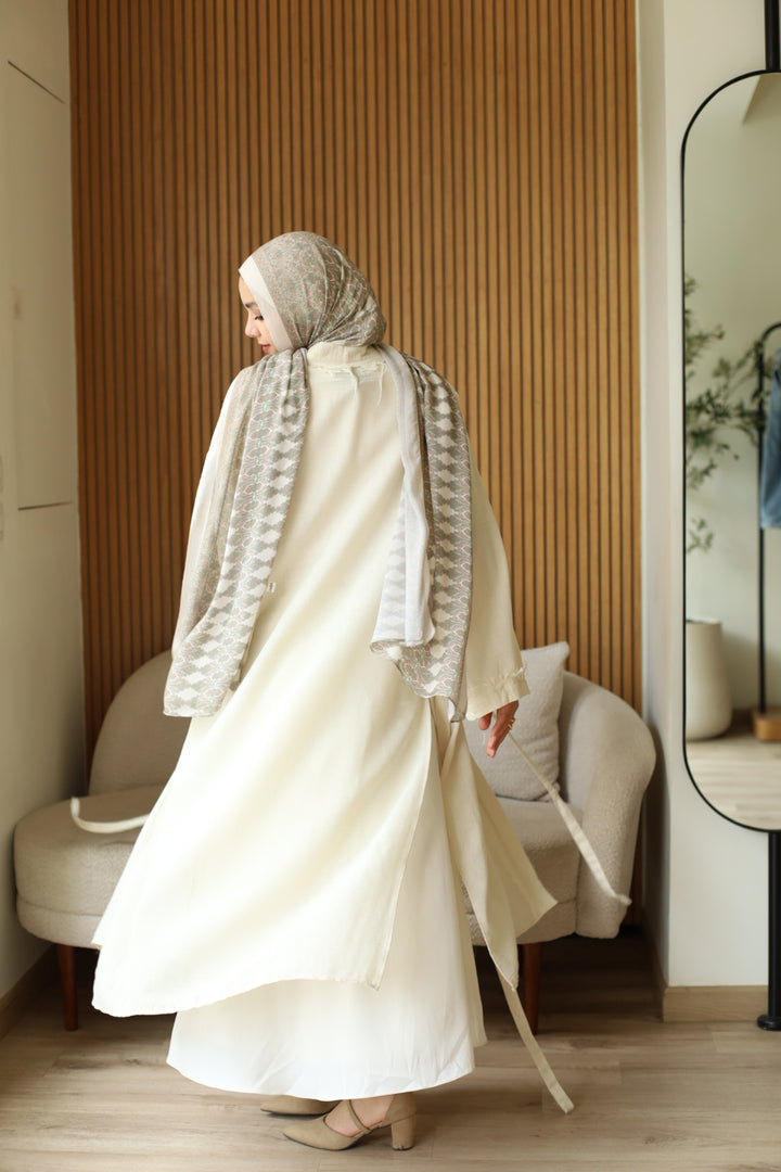 Noura Fringe kimono In Creme