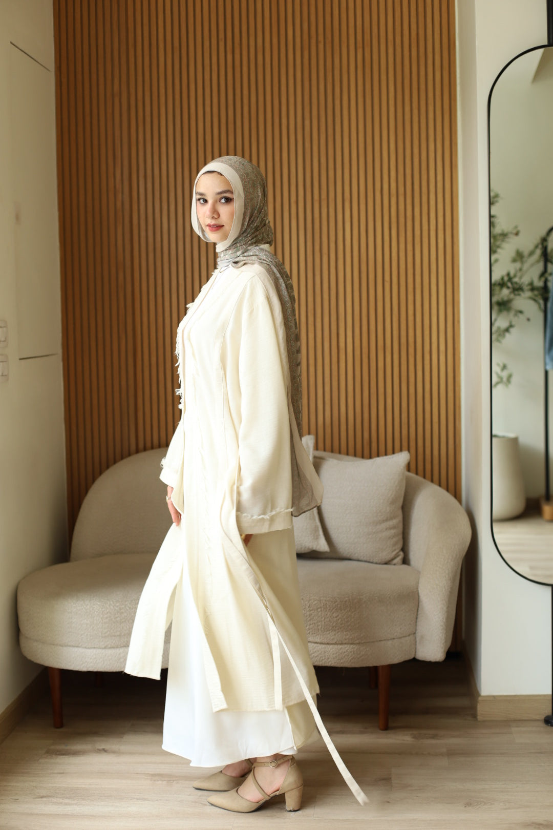 Noura Fringe kimono In Creme