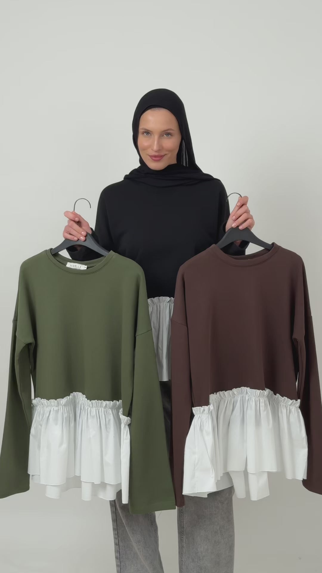 Ruffle Sweatshirt in Brown